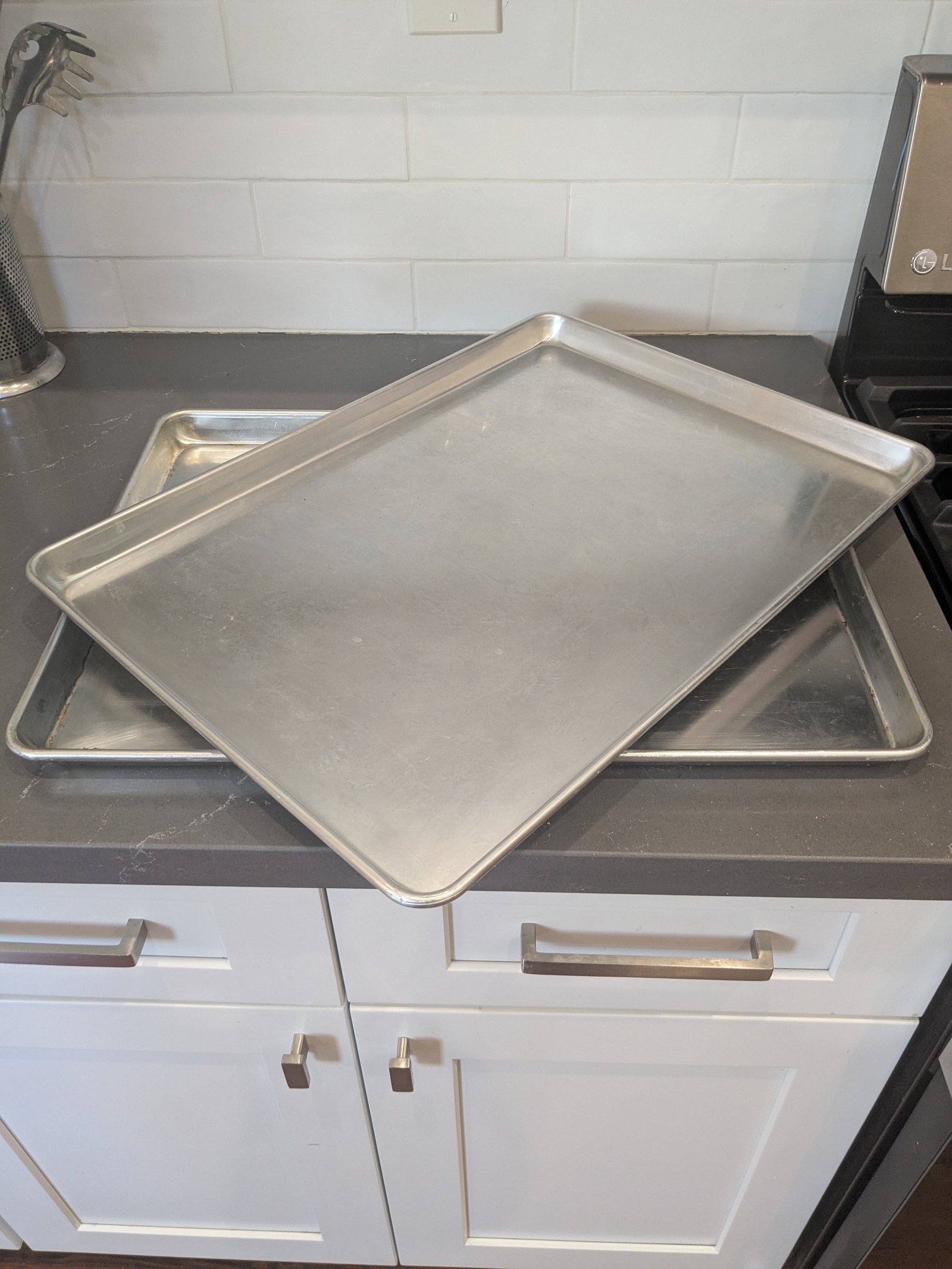 Baking sheets (x2)