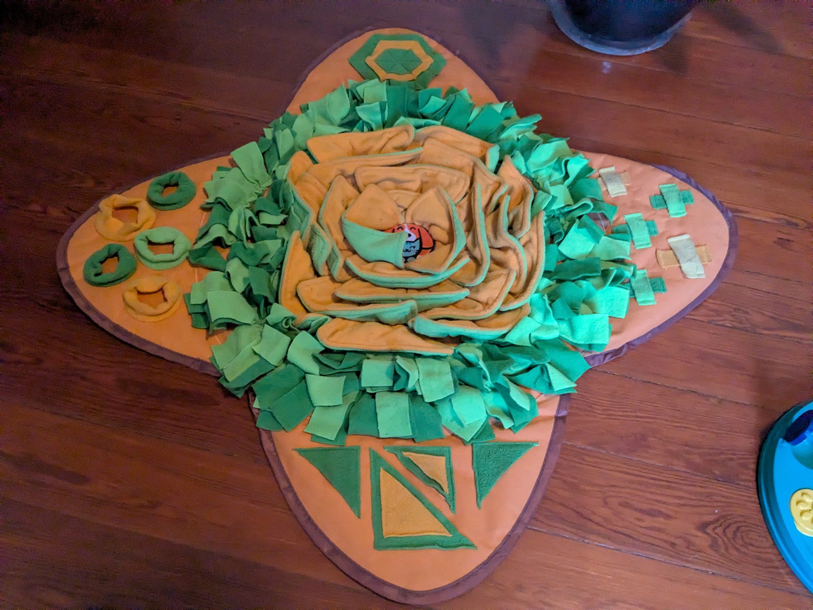 Dog enrichment set — snuffle mat + treat puzzle