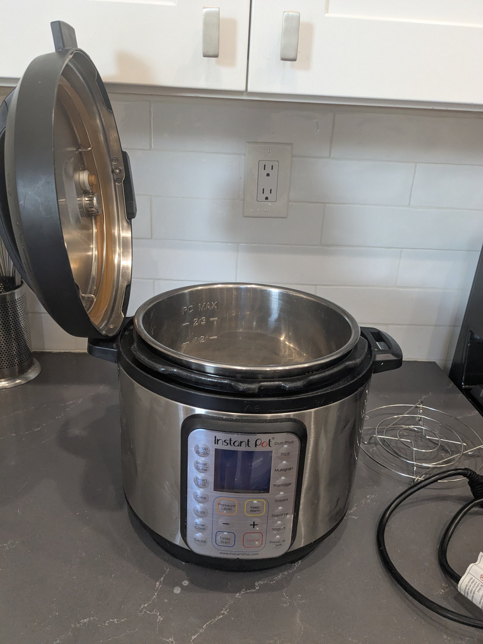 Instant Pot Duo multi-cooker (6 Qt)