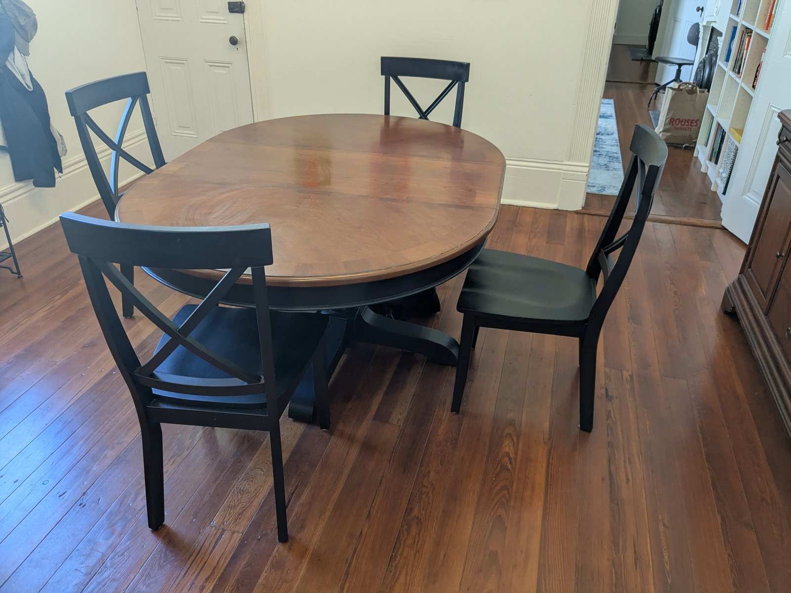 Kitchen table + 4 dining chairs (set)