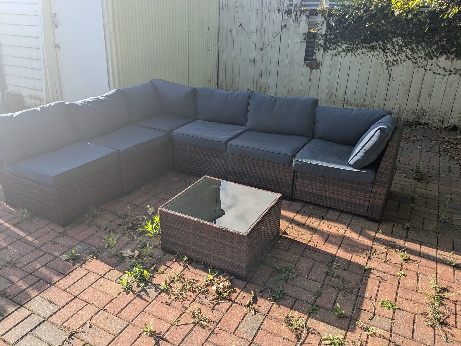 Outdoor wicker sectional patio set (6-pc + table)